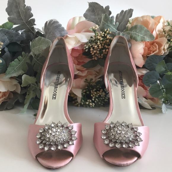 Audrey Brooke embellished satin pump - Picture 5 of 8